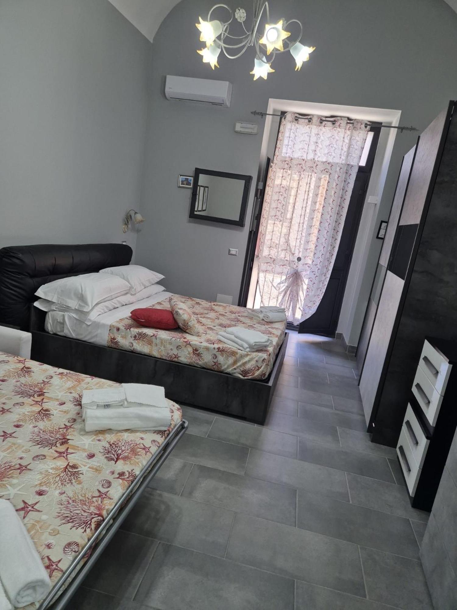 Queen'S Apartament Катания Екстериор снимка